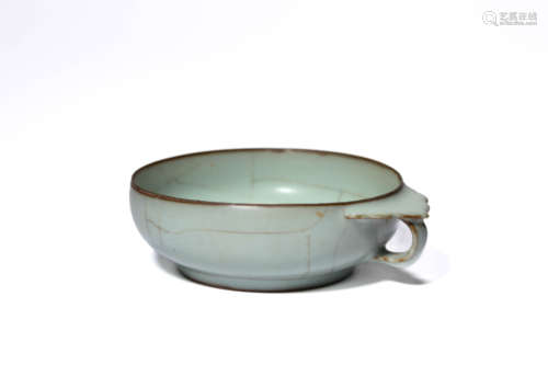 A Porcelain Celadon-Glazed Bowl