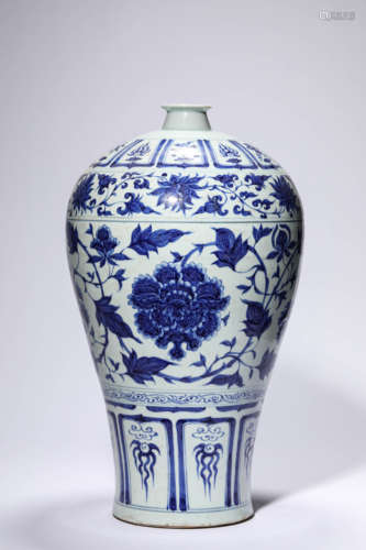 A Porcelain Blue and White Meiping Vase