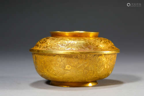 A Gold Bird and Flower Carved Bowl