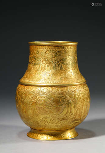 A Gold Phoenix Vase