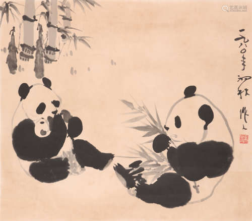 吴作人 熊猫 纸本设色立轴