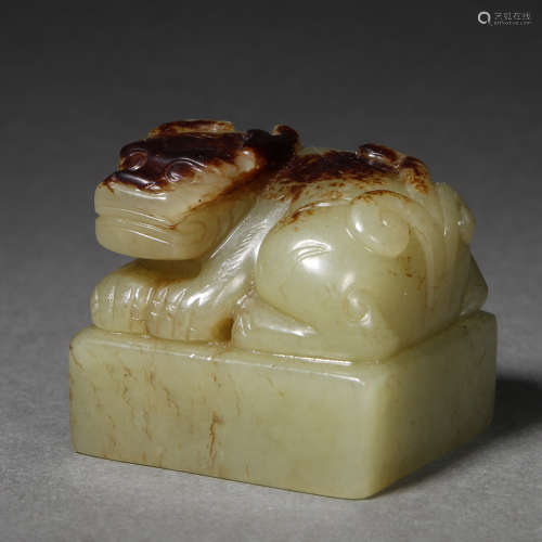 A CARVED JADE MYTHICAL BEAST SEAL
