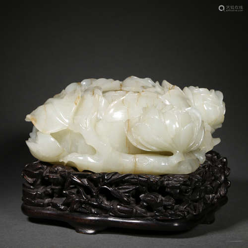 A CARVED JADE LOTUS GROUP