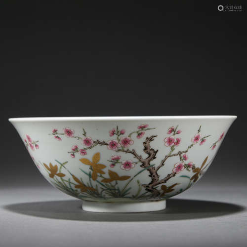 A FAMILLE ROSE FLOWER BOWL