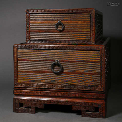 A WOODEN BOX INCLUDING TWO DRAWERS