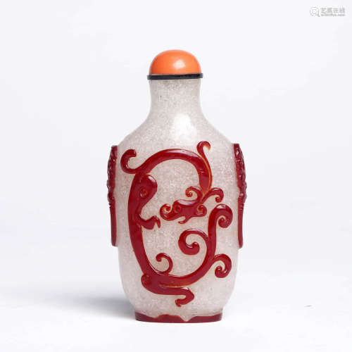 A RED OVERLAY WHITE DRAGON SNUFF BOTTLE