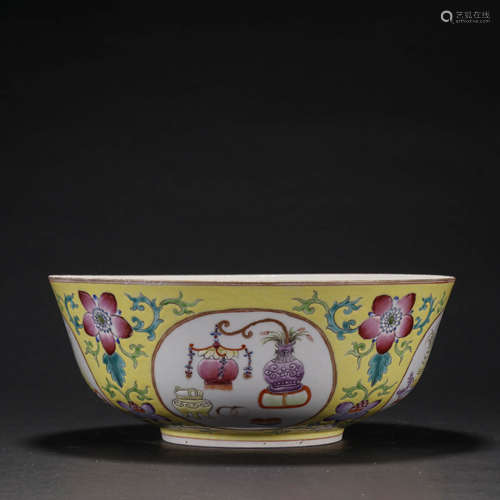 A LARGE FAMILLE ROSE FLOWER AND ANTIQUES BOWL