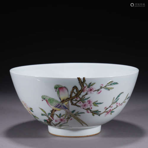 A LARGE FAMILLE ROSE FLOWER AND BIRD BOWL