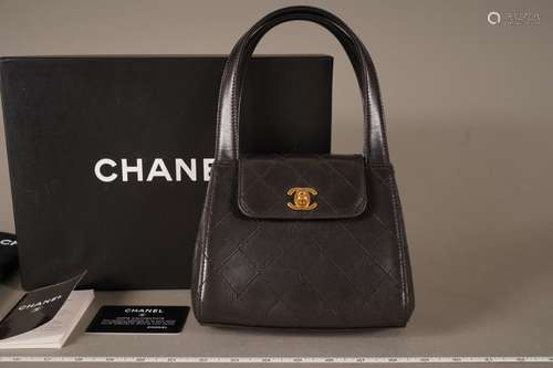 CHANEL 黑金菱格翻蓋手提包