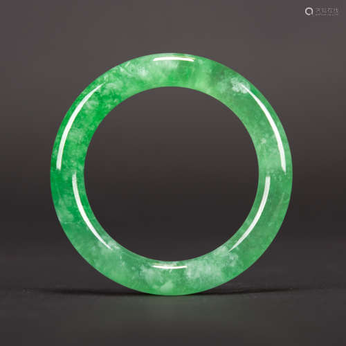 A JADEITE BANGLE