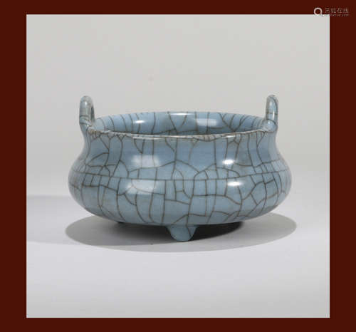 A BLUE GLAZED TRIPOD CENSER