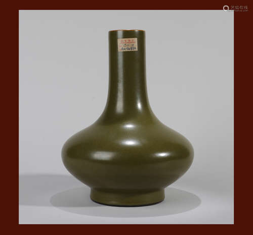 A TEA DUST GLAZED BOJI VASE