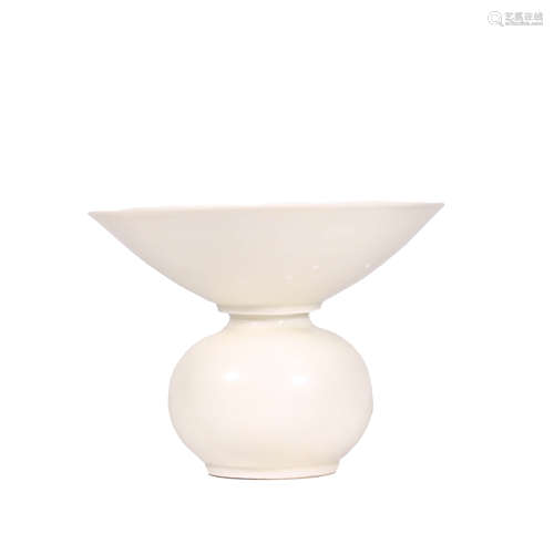 邢窑白釉扎斗