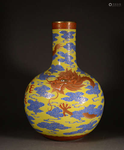 A YELLOW GROUND FAMILLE ROSE GILT DRAGON PATTERN TIANQIUPING