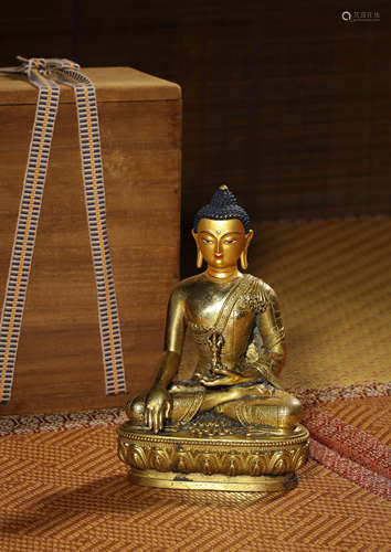 A GILT-BRONZE FIGURE OF BUDDHA SHAKYAMUNI,QING DYNASTY