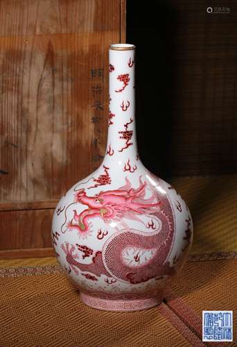 A RUBY-GROUND‘DRAGON’VASE,MARK AND PERIOD OF QIANLONG
