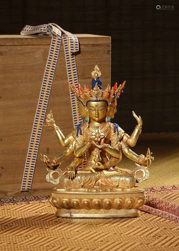A GILT-BRONZE FIGURE OF USHNISHAVIJAYA,QING DYNASTY