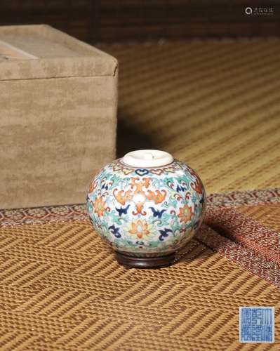 A DOUCAI‘LOTUS’WATERPOT,MARK AND PERIOD OF QIANLONG