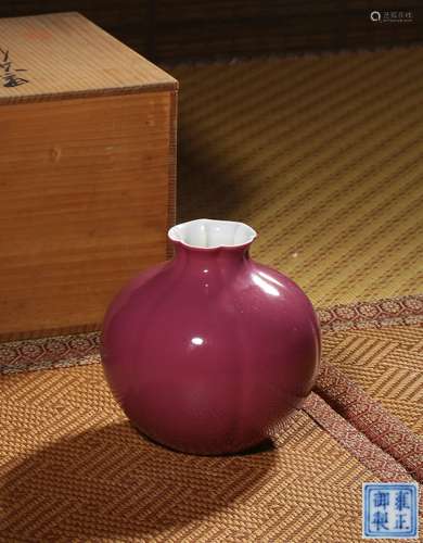 A RUBY-GROUND VASE,MARK AND PERIOD OF YONGZHENG