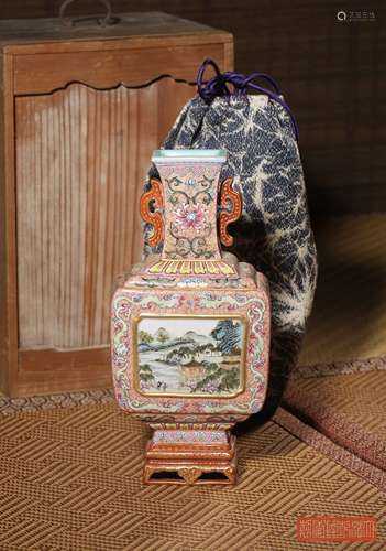 A FAMILLE-ROSE‘LANDSCAPE’VASE,MARK AND PERIOD OF QIANLONG