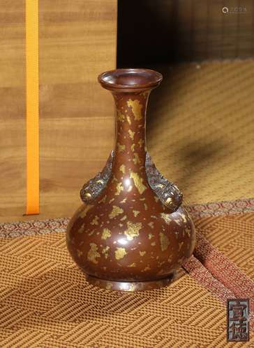 A BRONZE VASE,MARK AND PERIOD OF QIANLONG