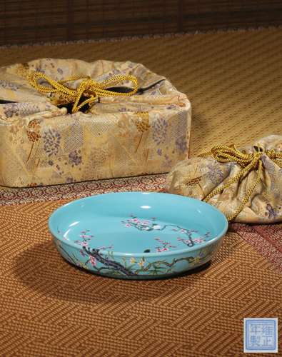 A TURQUOISE-GROUND YANGCAI‘PLUM BLOSSOM’DISH,MARK AND PERIOD...
