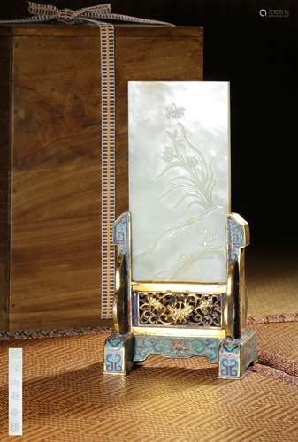 AN IMPERIAL AND ECQUISITE WHITE JADE‘FLOWER’TABLE SCREEN,QIN...