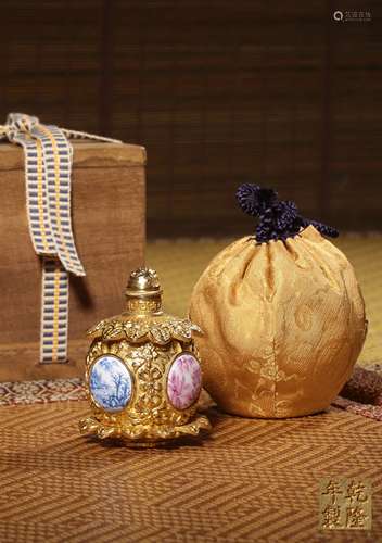 AN ENAMELLED COPPER SNUFF BOTTLE,MAKE AND PERIOD OF QIANLONG