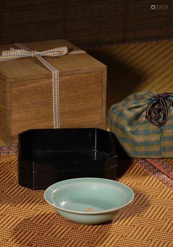 A LONGQUAN CELADON DISH,SONG DYNASTY