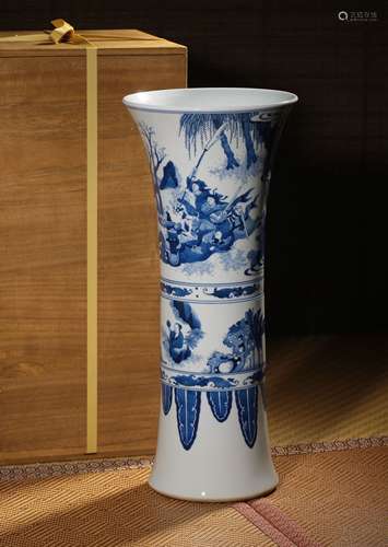 A BLUE AND WHITE ‘FIGURE’VASE,KANGXI PERIOD