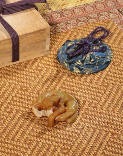 A YELLOW JADE‘DRAGON’PENDANT,MING DYNASTY