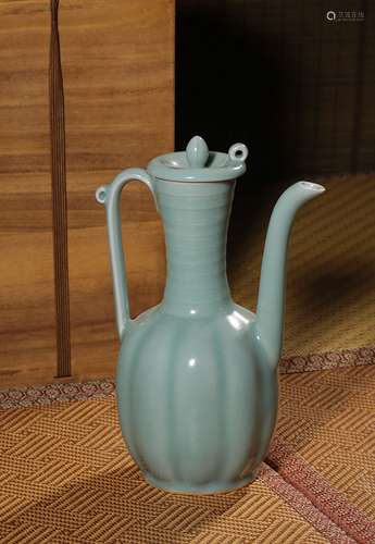 A LONGQUAN EWER AND COVER,SONG DYNASTY