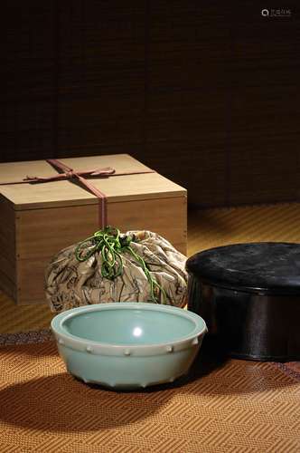 A LONGQUAN CELADON WASHER,SONG DYNASTY