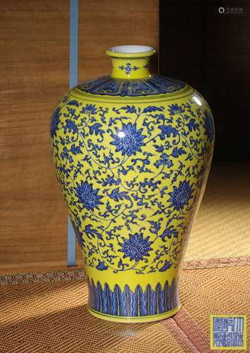 A YELLOW-GLAZED BLUE AND WHITE MEIPING,MARK AND PERIOD OF QI...