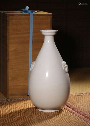 A DINGYAO VASE,SONG DYNASTY