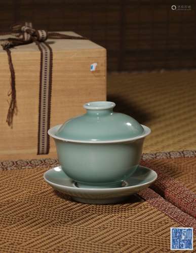 A CELADON-GLAZED BOWL,MARK AND PERIOD OF QIANLONG