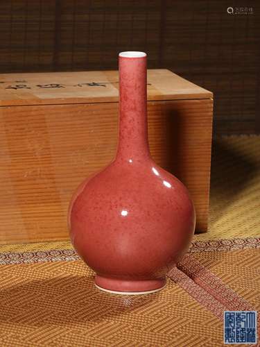 A PEACHBLOOM-GLAZED VASE,MARK AND PERIOD OF QIANLONG