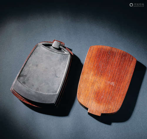 清 紅木盒鈡形端硯