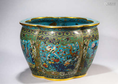 A Cloisonné Enamel Barbed-Rim Jar