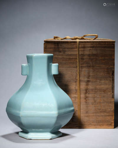 A Celadon-Glazed Hexagonal Arrow Vase