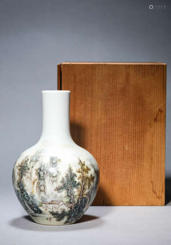 A Qianjiang Enameled Vase, Tianqiuping