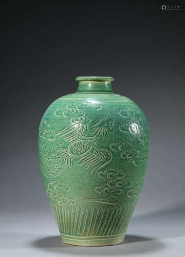 A Jizhou Green-Glazed Phoenix Meiping