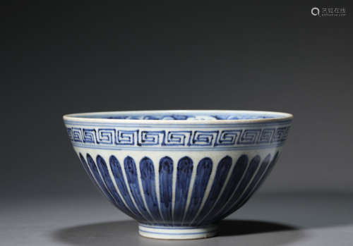 A Large Blue And White Wrapped Flowers Bowl