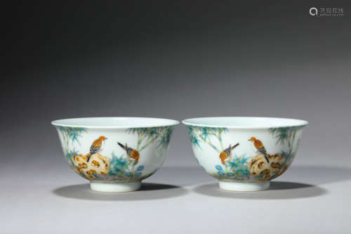 A Pair Of Falangcai Bird And Bamboo Bowls