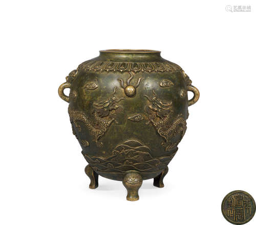 清早期 铜二龙戏珠罐
