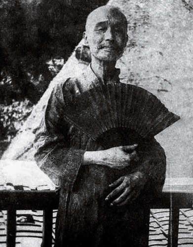 吴昌硕 （1844-1927） 篆书五言联  水墨纸本 立轴