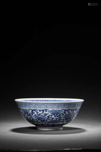 A BLUE AND WHITE INTERLOCKING LOTUS LEAF BOWL, DAOGUANG MARK