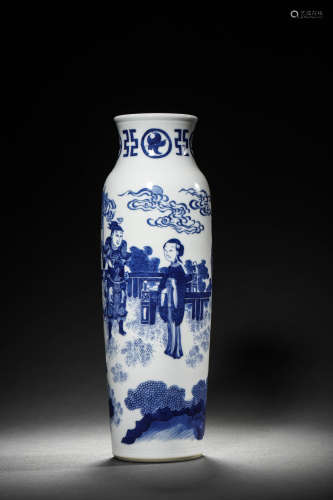 A BLUE AND WHITE FIGURAL PATTERN SLEEVE VASE