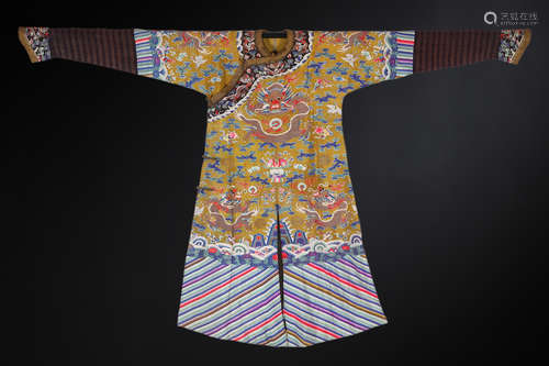 AN EMBROIDERED YELLOW KESI DRAGON ROBE