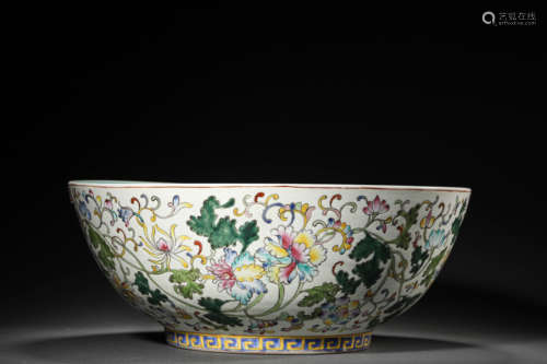 A LARGE FAMILLE ROSE INTERLOCKING FLORAL BOWL, YONGZHENG MAR...